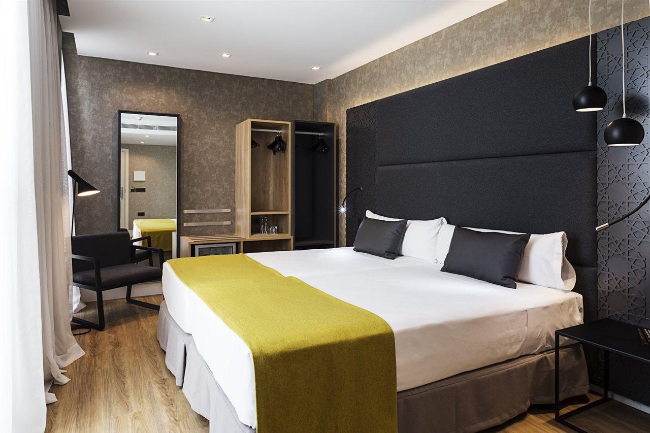 Catalonia Giralda Hotel
