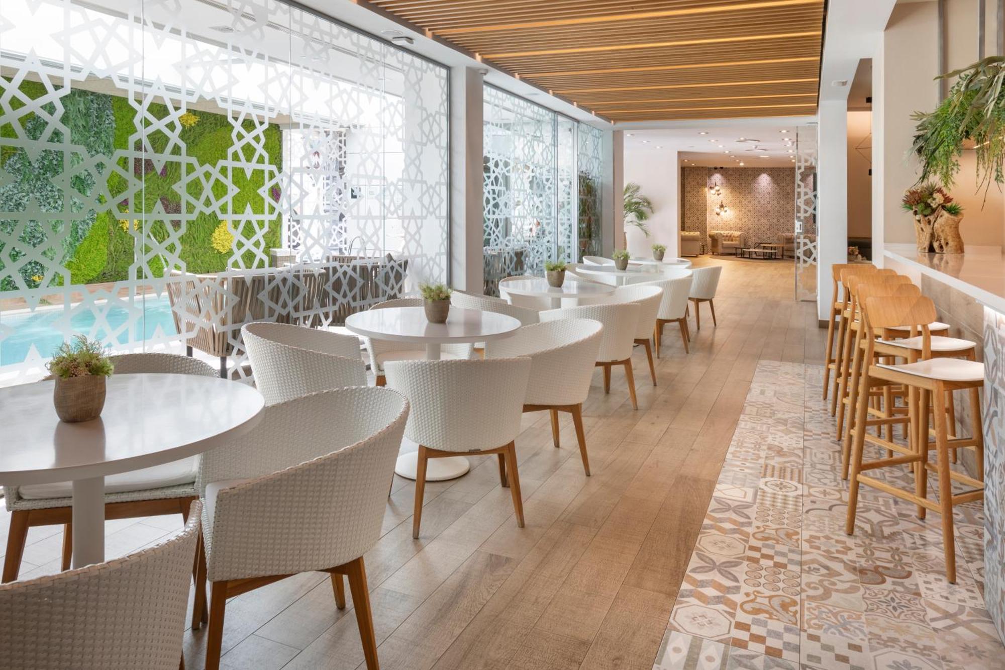 Hotel Catalonia Giralda