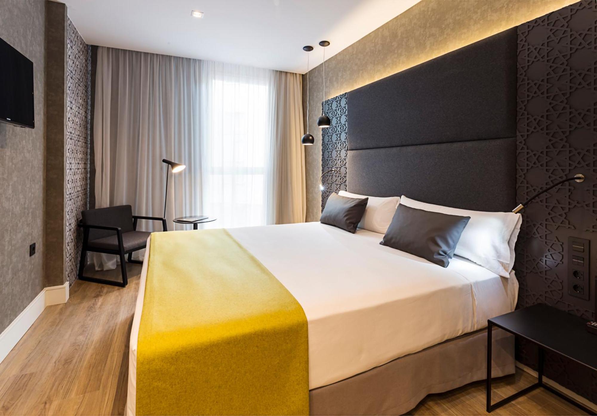 Catalonia Giralda 4* Seville