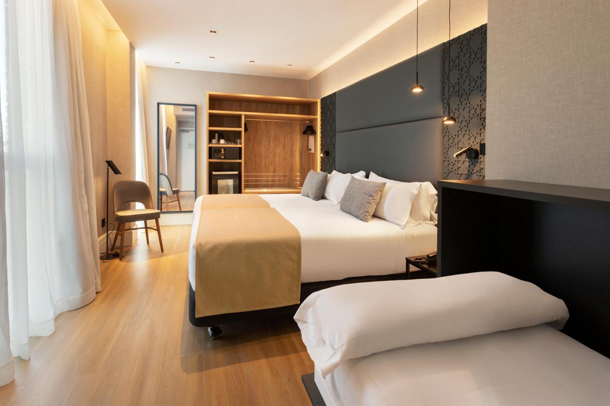 Catalonia Giralda 4*