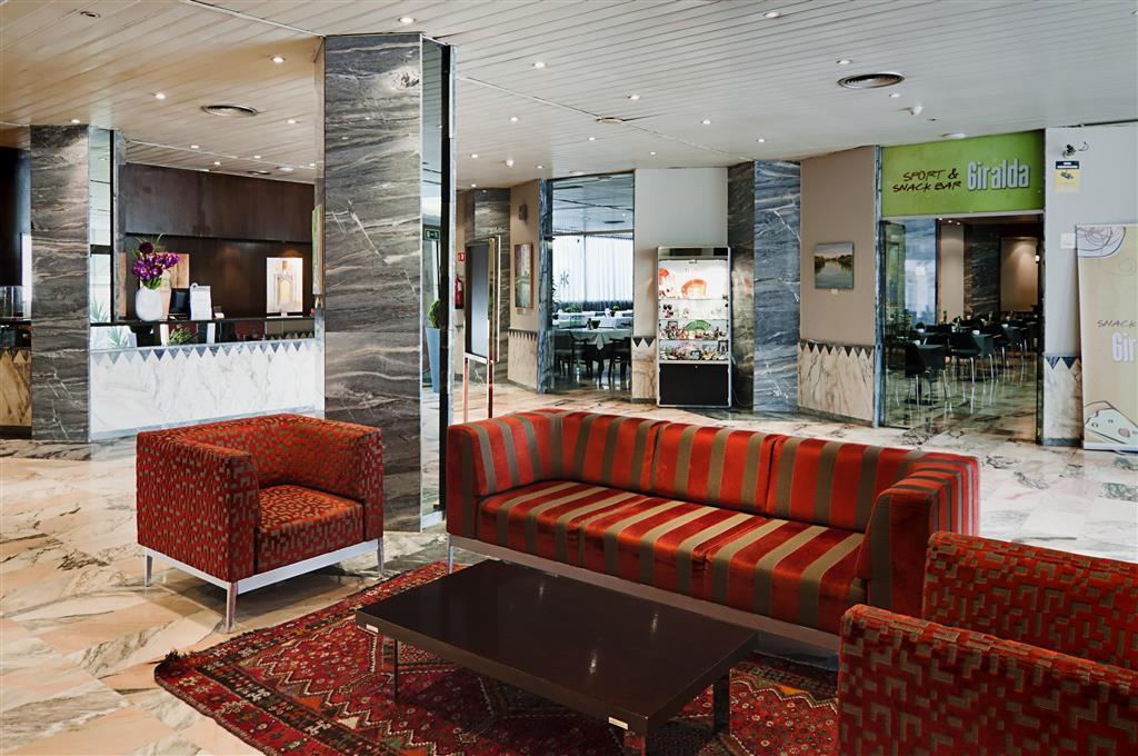Hotel Catalonia Giralda 4*