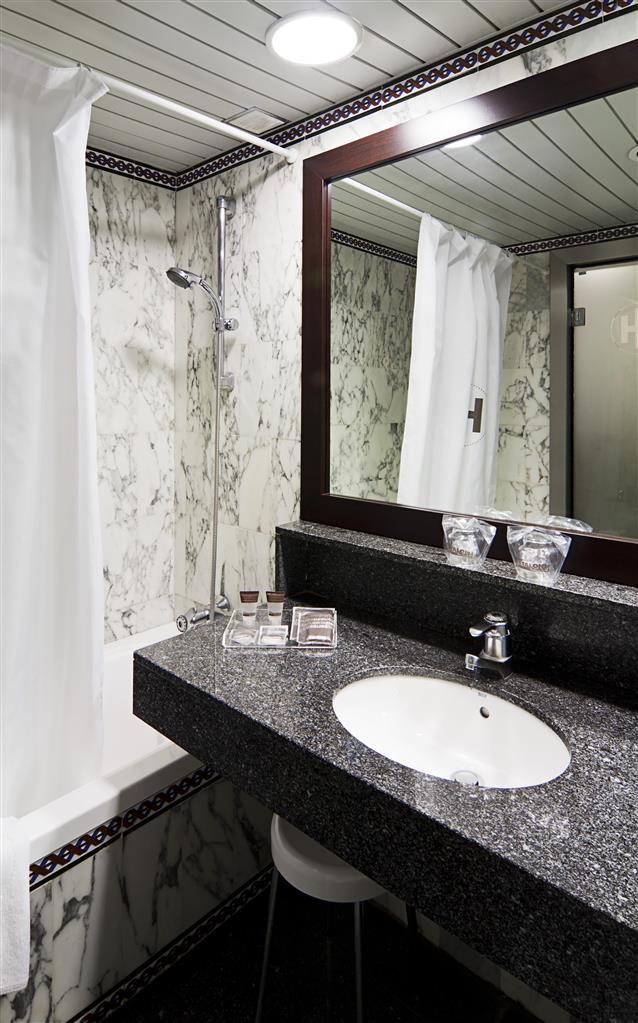 Catalonia Giralda Hotel 4*
