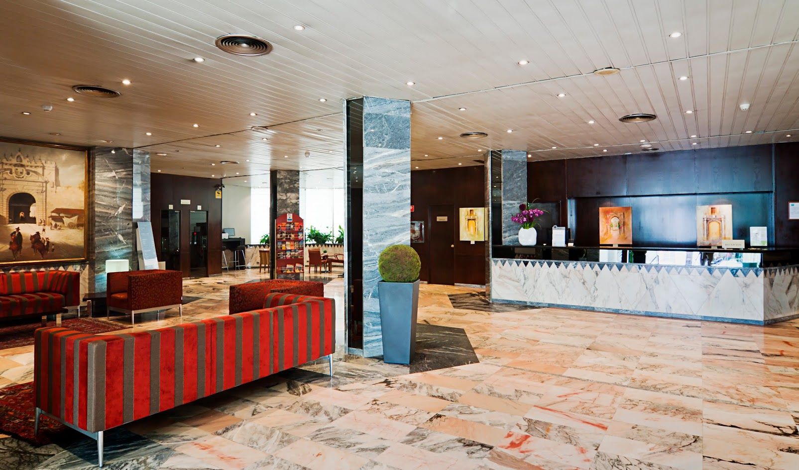 Catalonia Giralda Hotel 4*