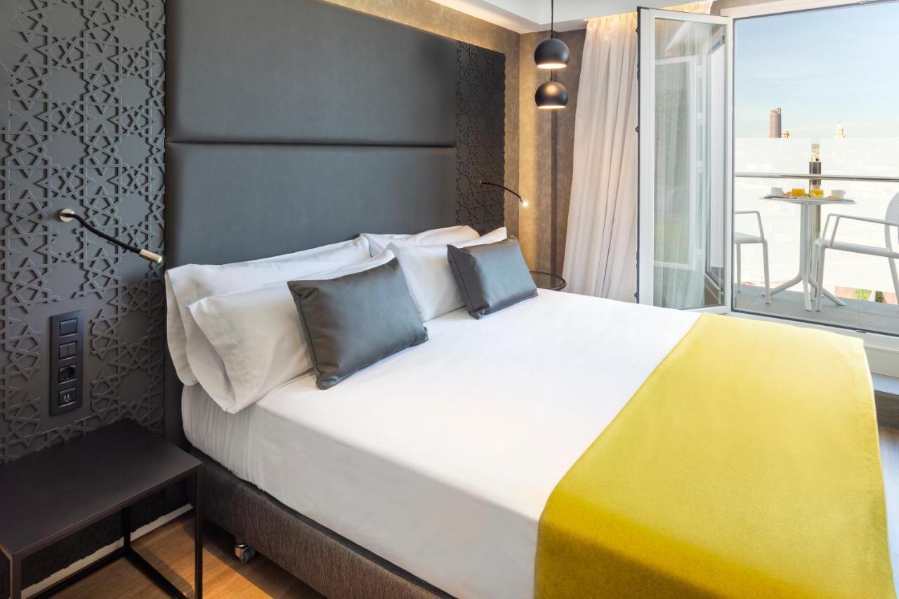 Catalonia Giralda Hotel 4*