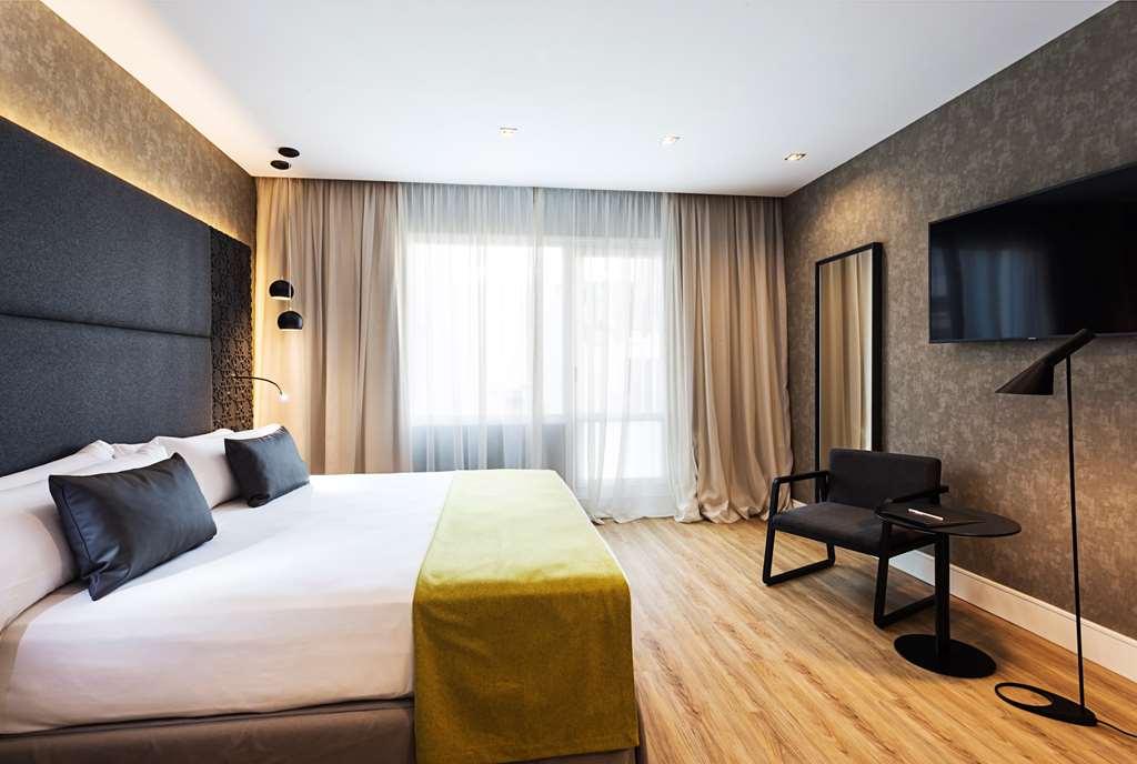 Catalonia Giralda Hotel