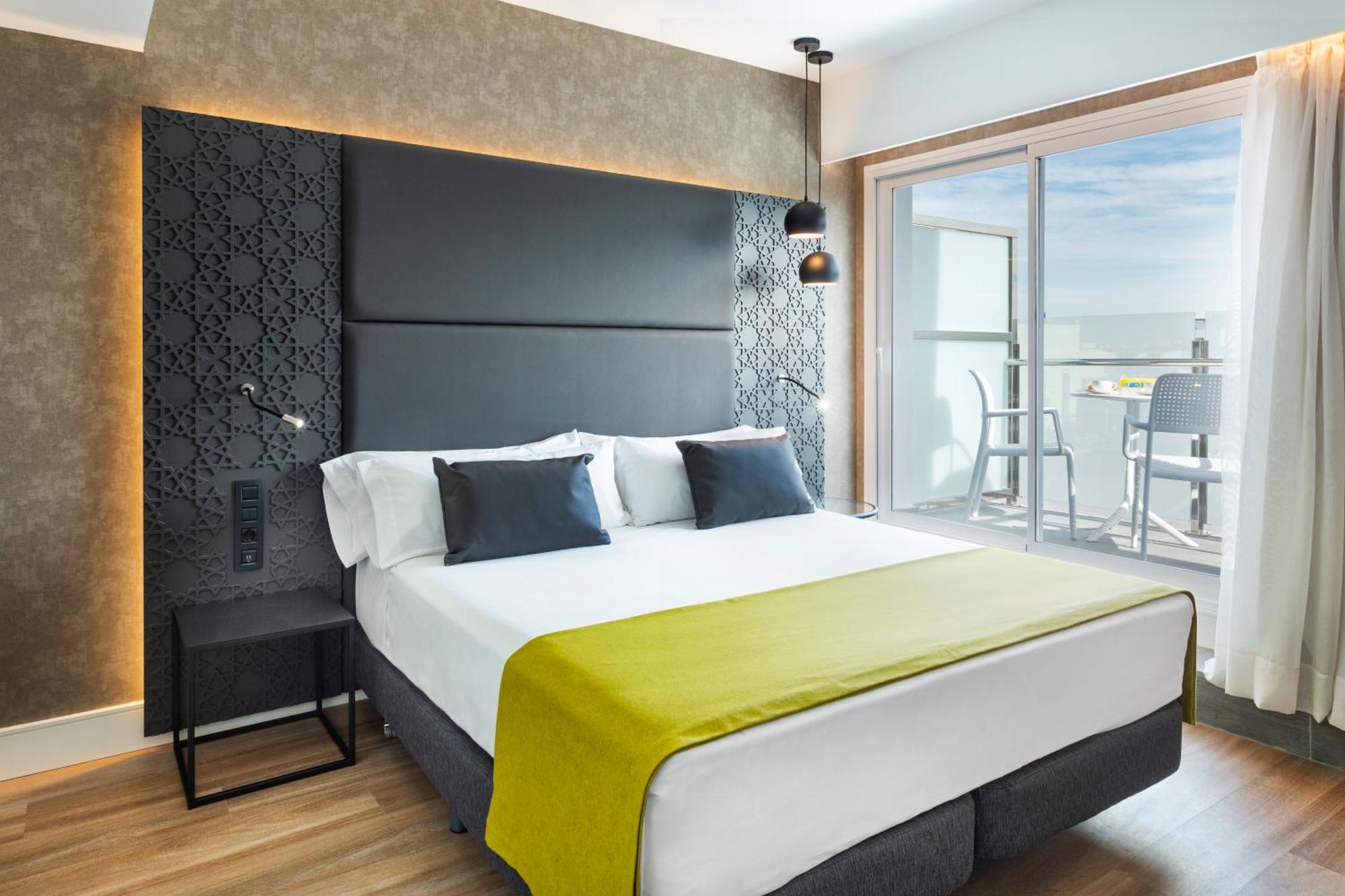 Catalonia Giralda 4* Seville