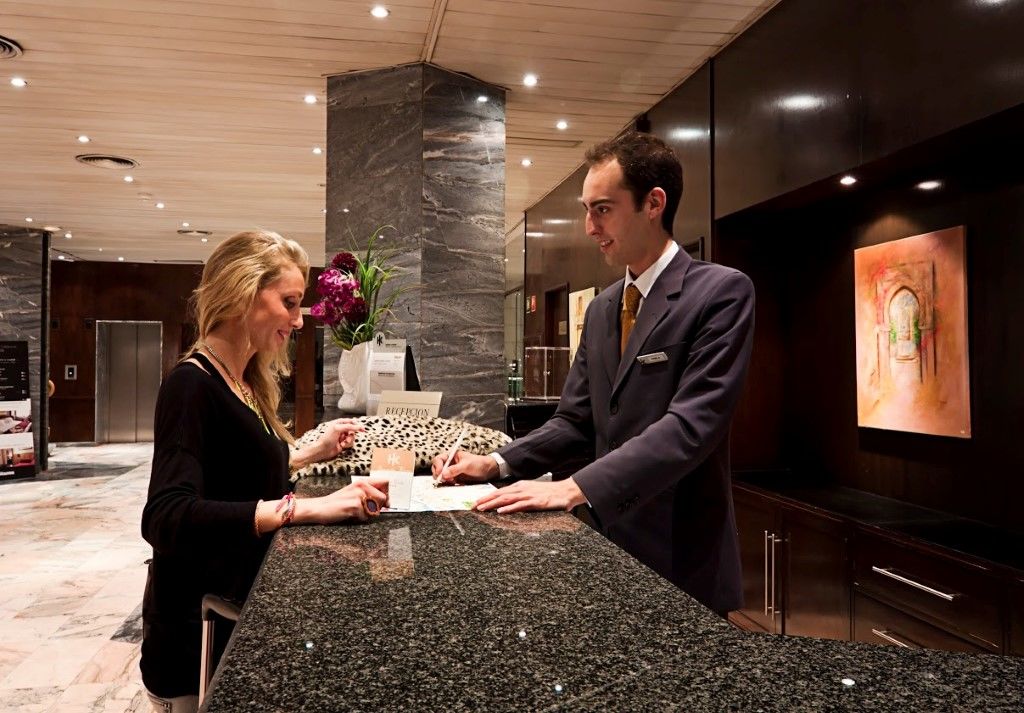 Catalonia Giralda 4* Seville