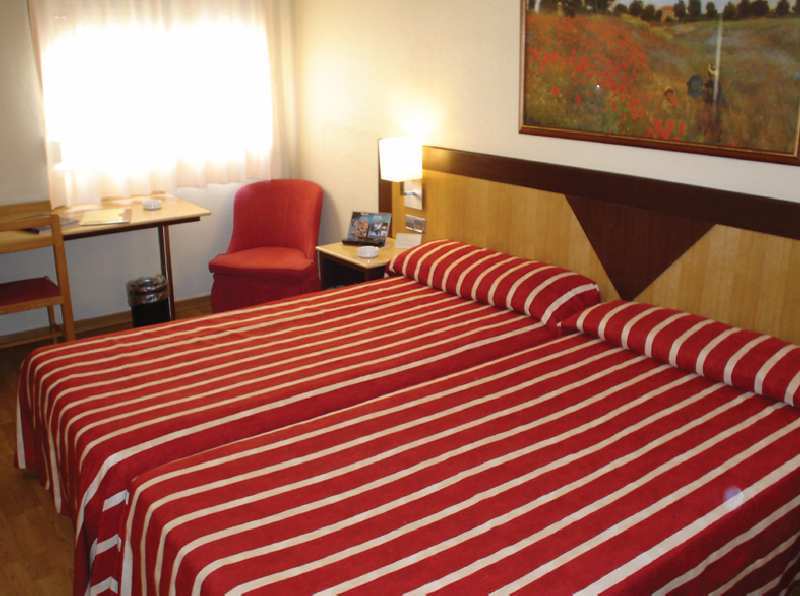 Hotel Catalonia Giralda 4*