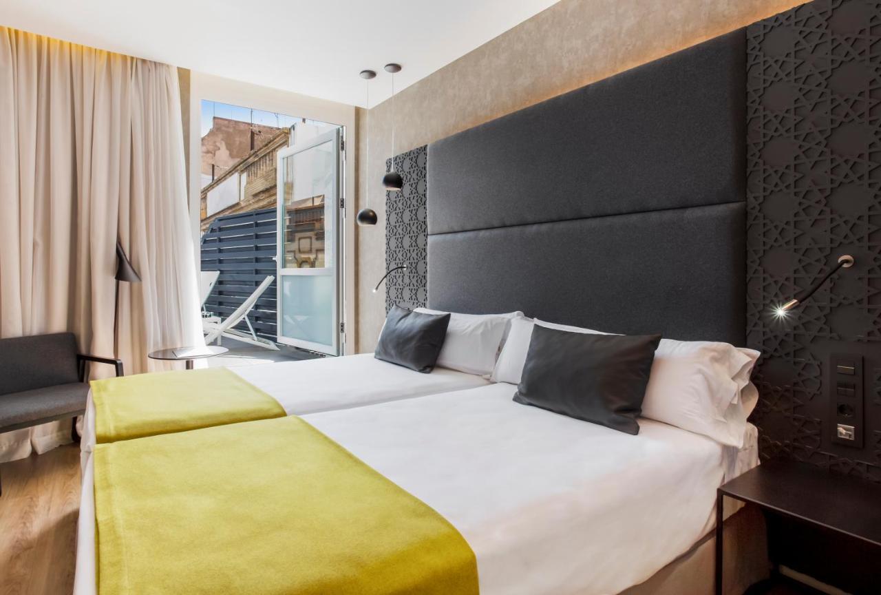 Catalonia Giralda Hotel 4*