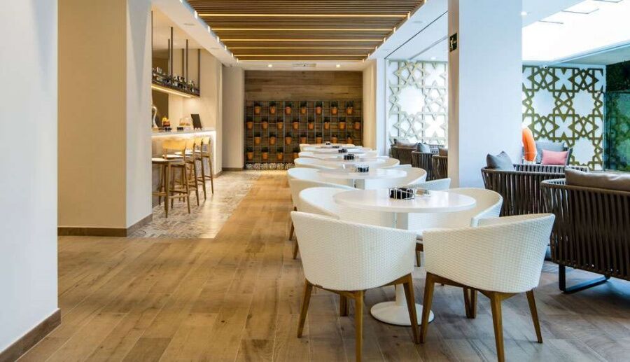 Catalonia Giralda Hotel 4*